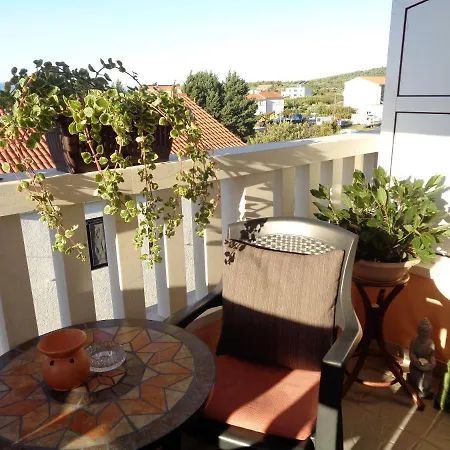 Apartament Raueiser Sućuraj